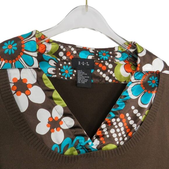 RQT 1990s Vintage Brown Sweater Vest with Retro Floral Collar Underlay Large - Picture 3 of 5